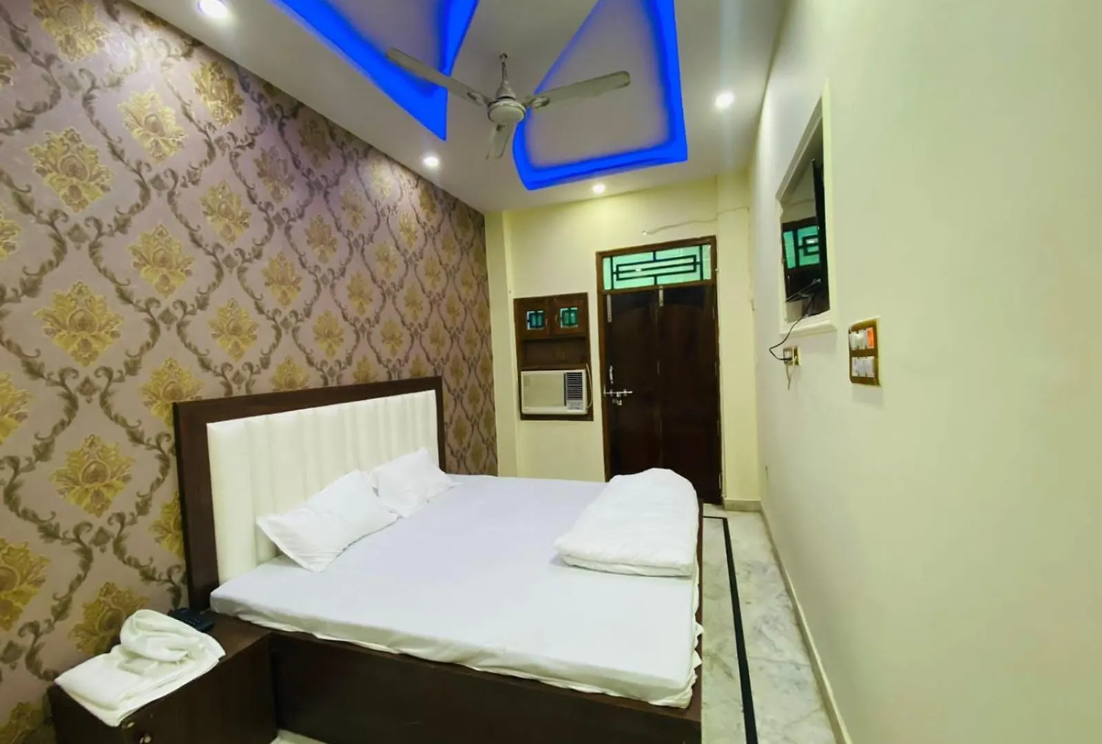 Good Morning Paying Guest House Varanasi